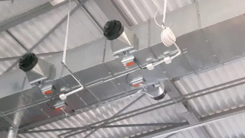 Instalacja wentylacji ABB – hala produkcyjna